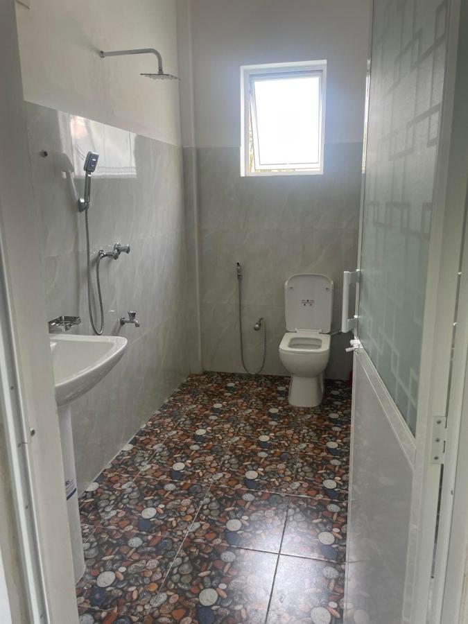 Why Not Backpackers Hostel Mirissa Bagian luar foto