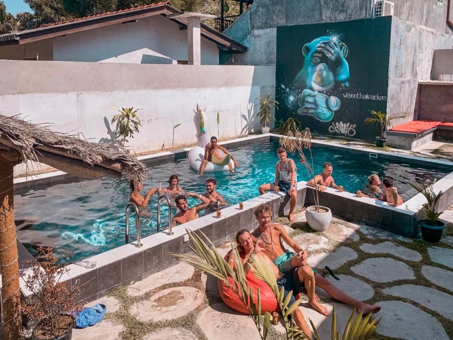 Why Not Backpackers Hostel Mirissa Bagian luar foto