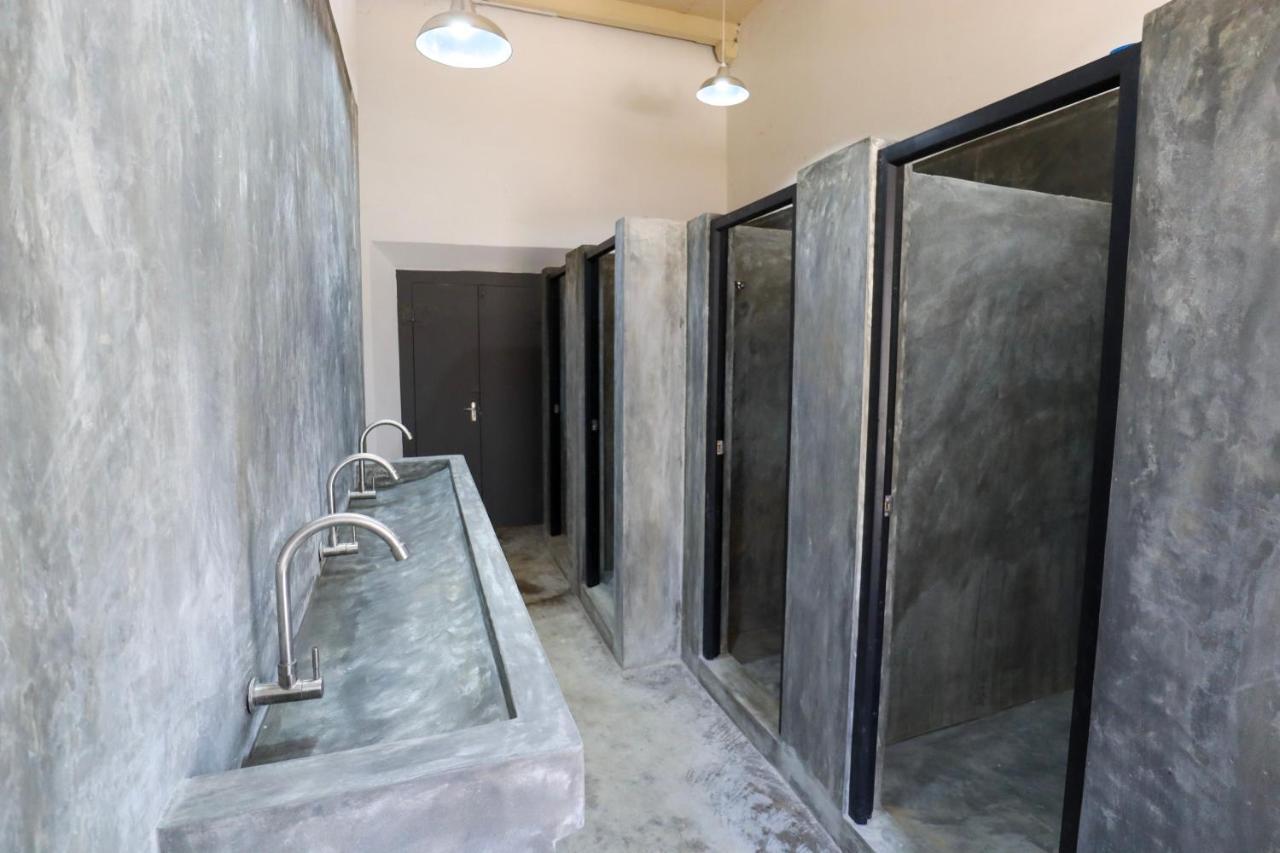 Why Not Backpackers Hostel Mirissa Bagian luar foto